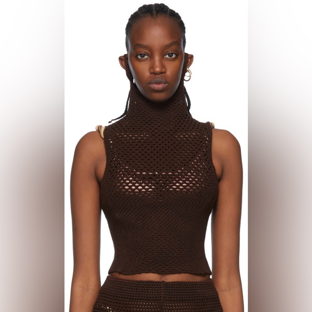 Isa Boulder - Brown Turtleneck! 🤎